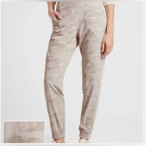Athleta Abalone Grey/Cream Brooklyn Textured Jogger